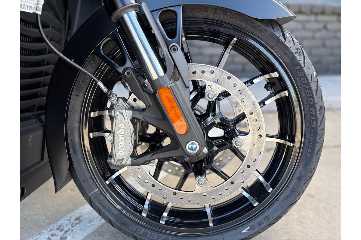 2025 Indian Pursuit Dark Horse 112 Pursuit