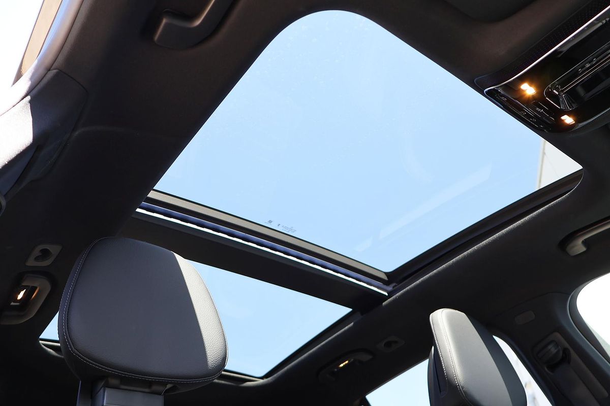 2025 Mercedes-Benz GLC-Class GLC300 X254