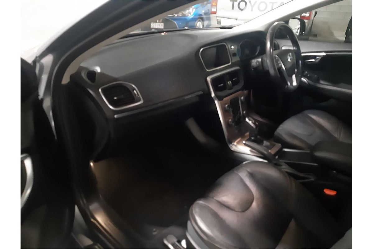 2014 Volvo V40 T5 CROSS COUNTRY M