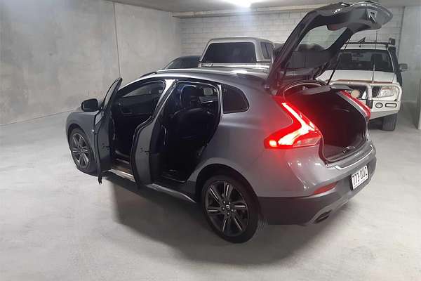 2014 Volvo V40 T5 CROSS COUNTRY M