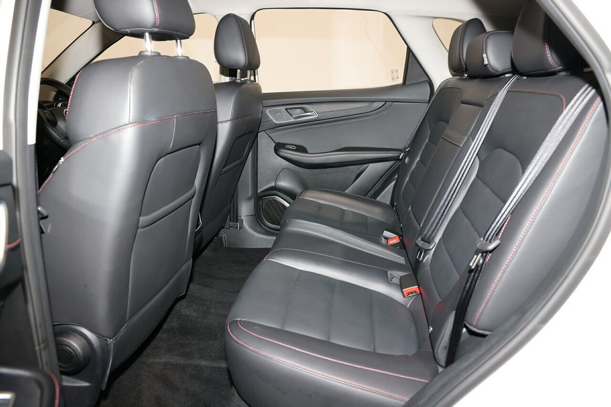 2024 MG HS Vibe SAS23