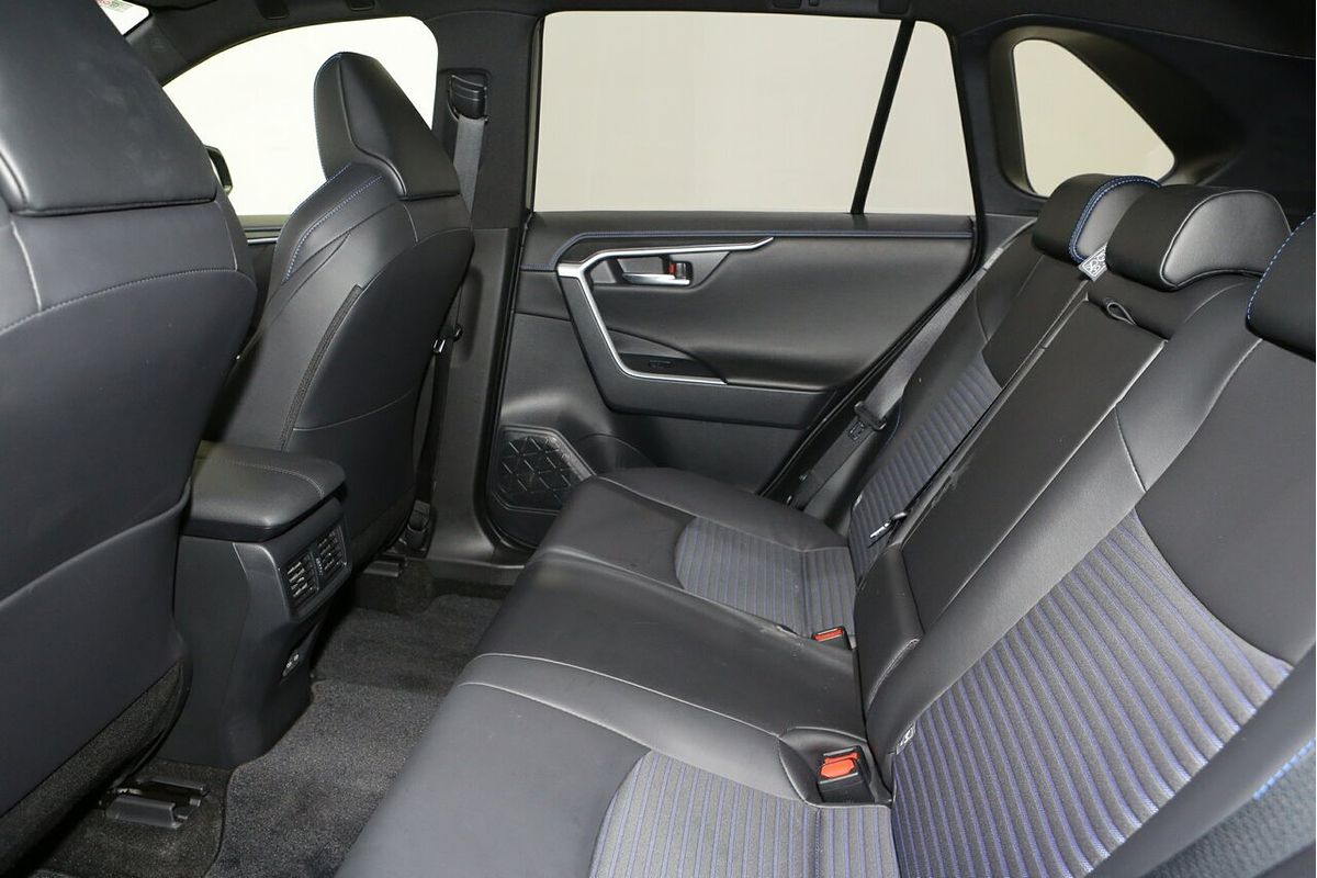 2024 Toyota RAV4 XSE AXAH52R