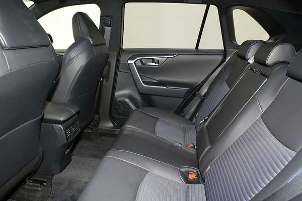 2024 Toyota RAV4 XSE AXAH52R