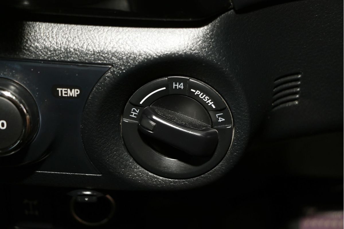 2016 Toyota Hilux SR5 GUN126R 4X4