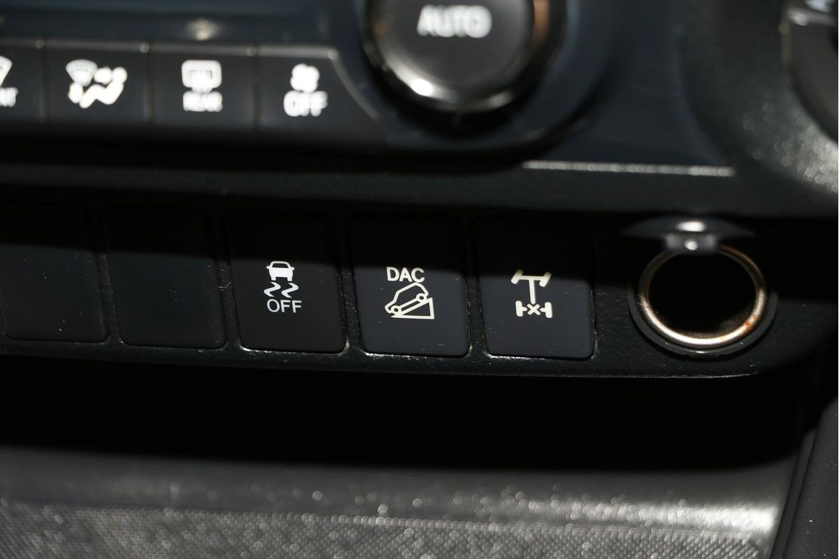 2016 Toyota Hilux SR5 GUN126R 4X4