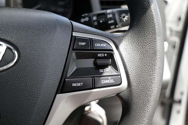 2017 Hyundai Elantra Active AD