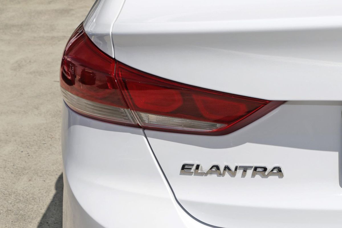 2017 Hyundai Elantra Active AD