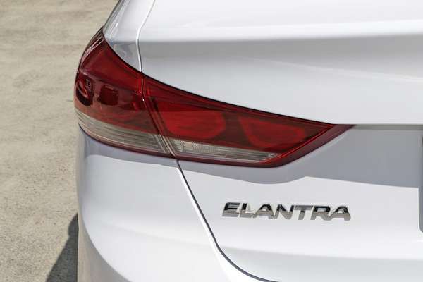 2017 Hyundai Elantra Active AD