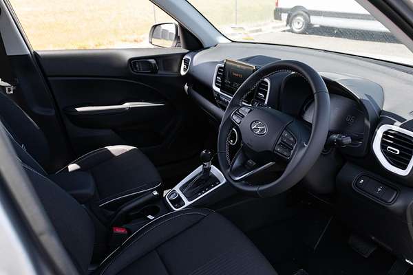 2025 Hyundai Venue Elite QX.V5