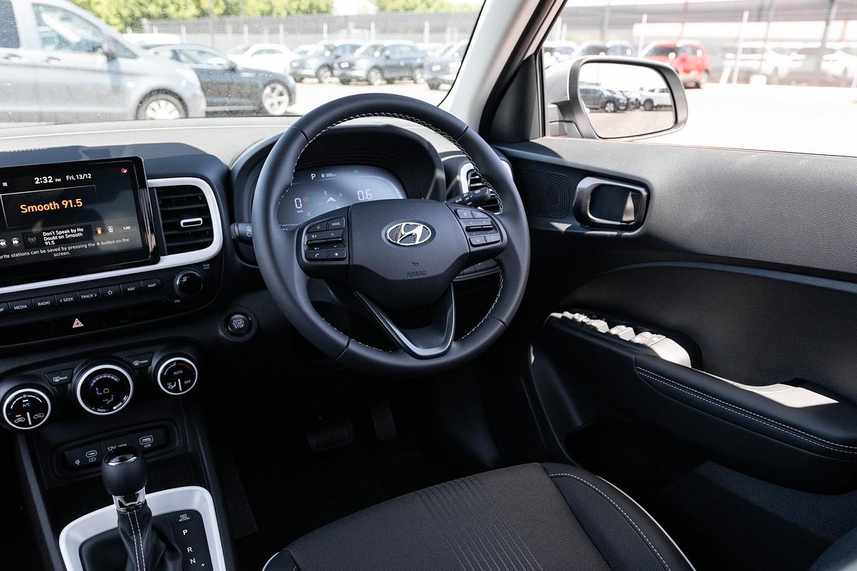 2025 Hyundai Venue Elite QX.V5