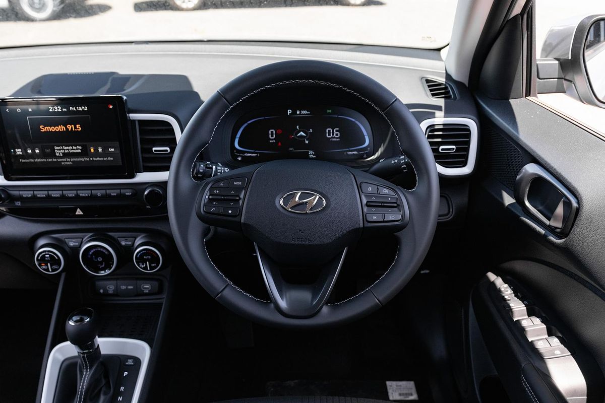 2025 Hyundai Venue Elite QX.V5