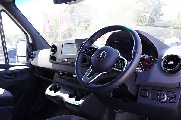 2024 Mercedes-Benz Sprinter 517CDI VS30 MWB