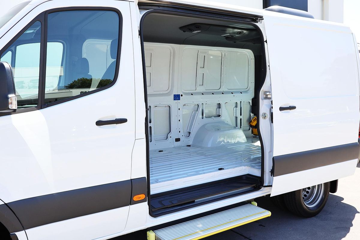 2024 Mercedes-Benz Sprinter 517CDI VS30 MWB