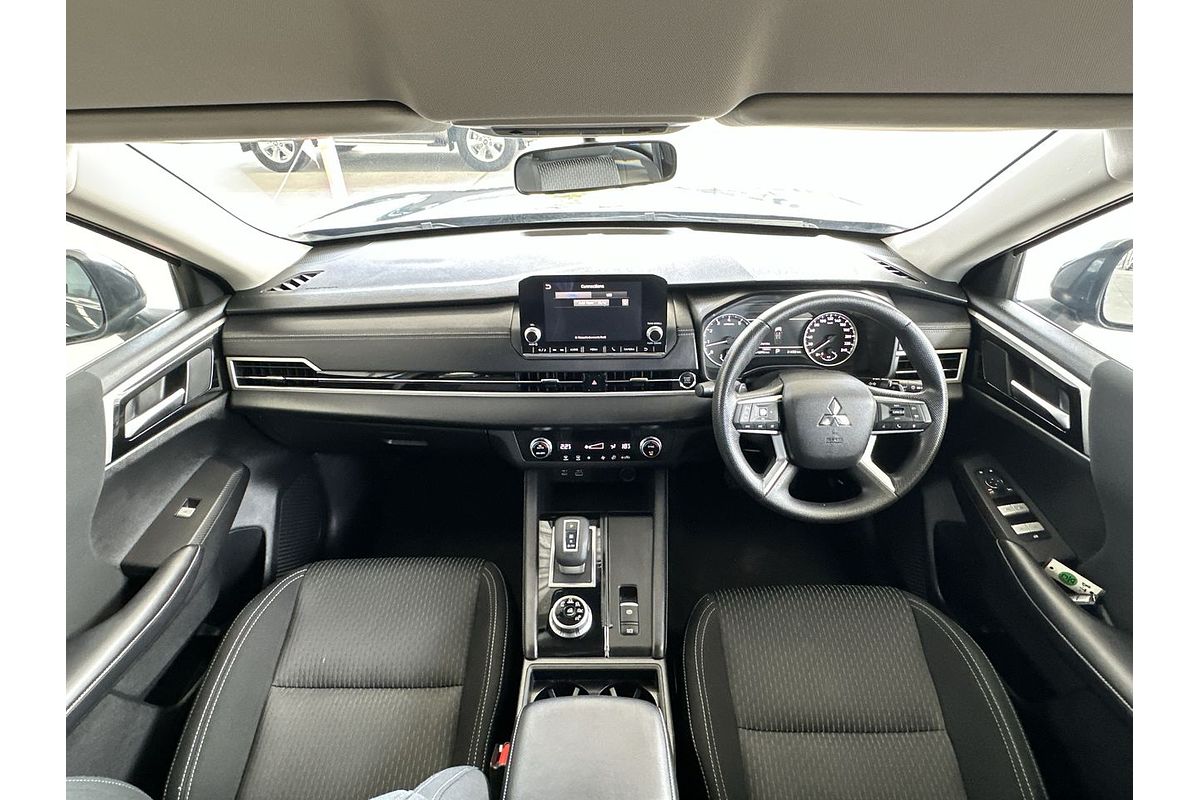 2024 Mitsubishi Outlander ES ZM