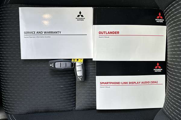 2024 Mitsubishi Outlander ES ZM