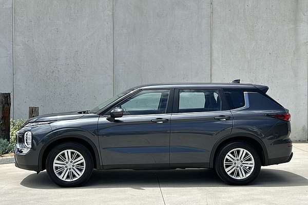 2024 Mitsubishi Outlander ES ZM