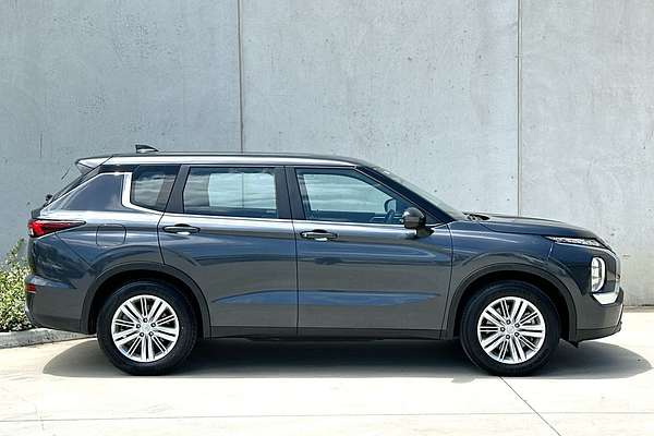 2024 Mitsubishi Outlander ES ZM