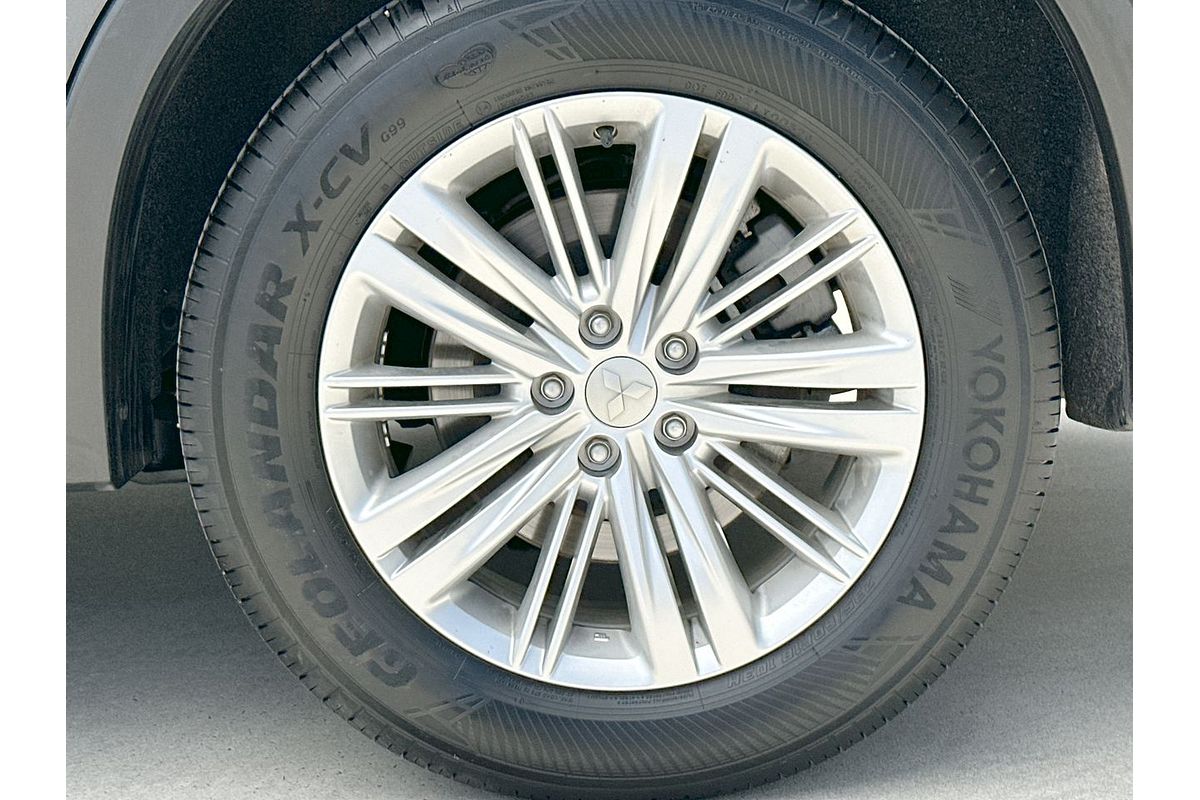 2024 Mitsubishi Outlander ES ZM