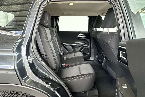 2024 Mitsubishi Outlander ES ZM