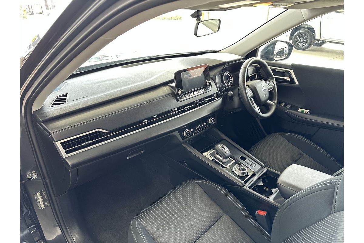 2024 Mitsubishi Outlander ES ZM