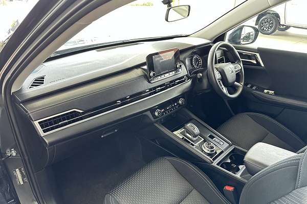 2024 Mitsubishi Outlander ES ZM