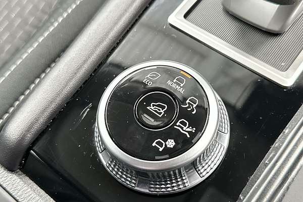 2024 Mitsubishi Outlander ES ZM