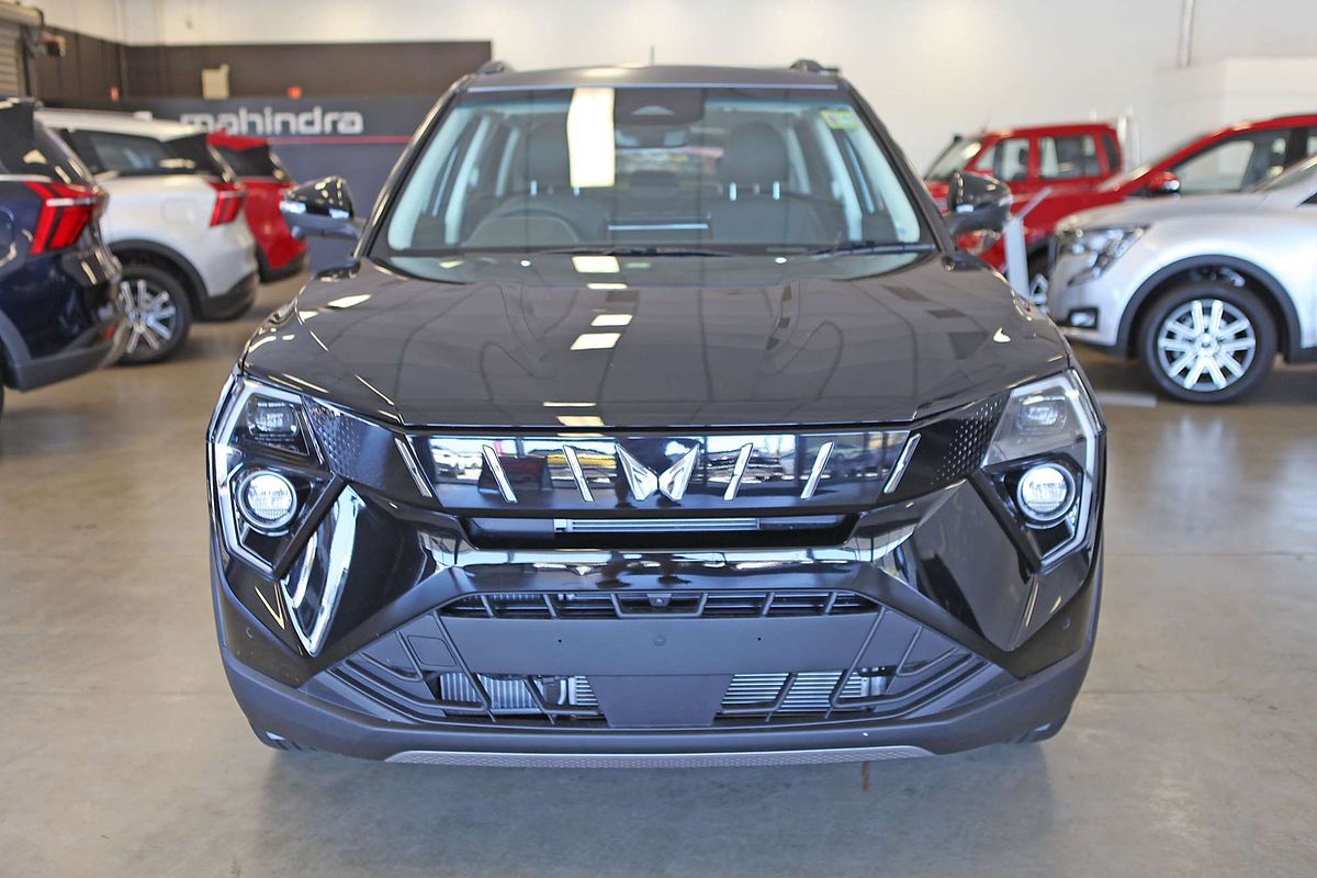 2025 Mahindra XUV3XO AX7L