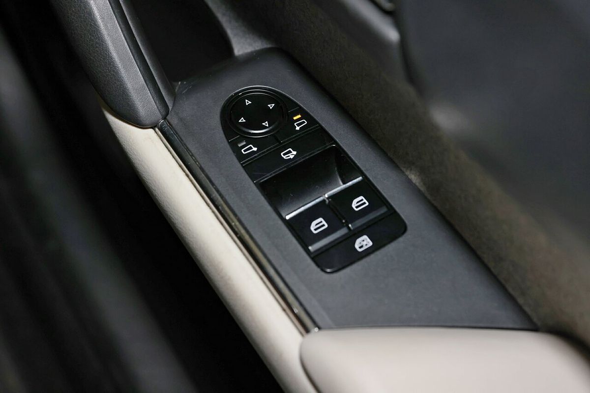 2022 Mazda MX-30 G20e Evolve DR Series