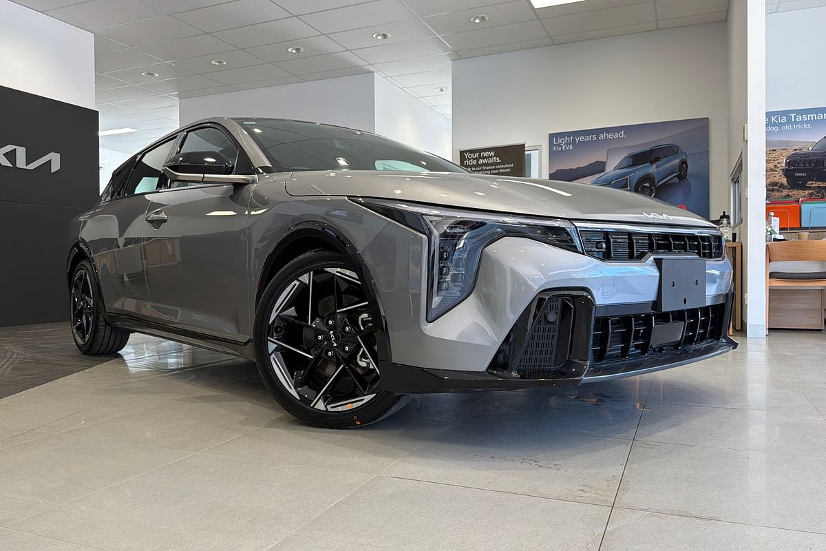 2025 Kia K4 GT-Line CL4m