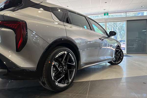 2025 Kia K4 GT-Line CL4m