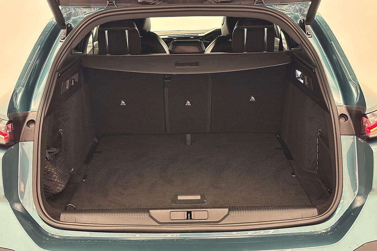 2021 Peugeot 308 GT P84