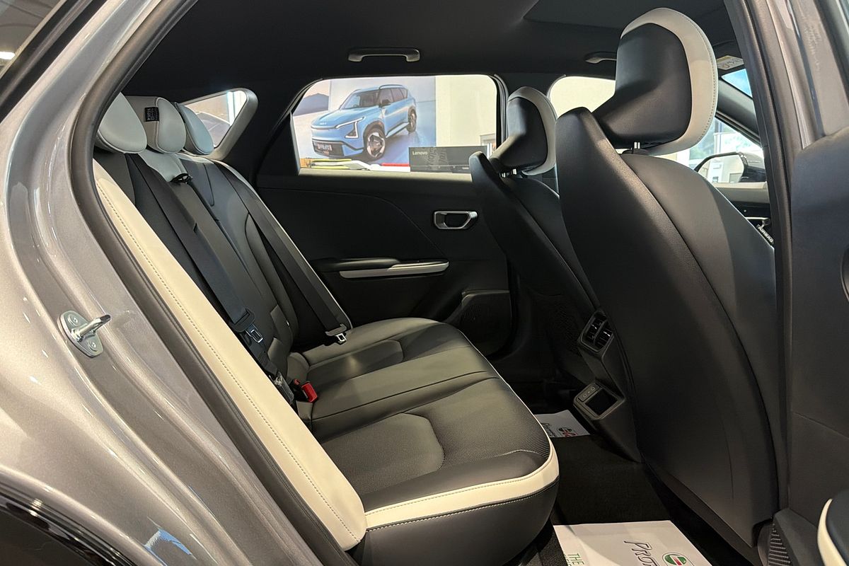 2025 Kia K4 GT-Line CL4m