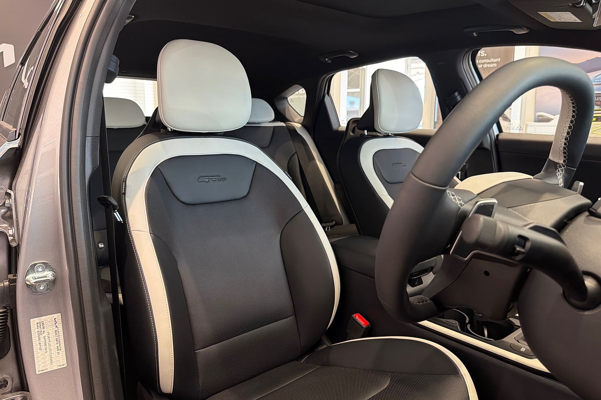 2025 Kia K4 GT-Line CL4m