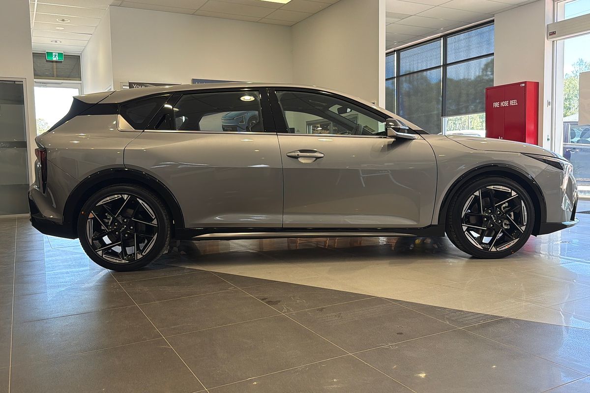 2025 Kia K4 GT-Line CL4m