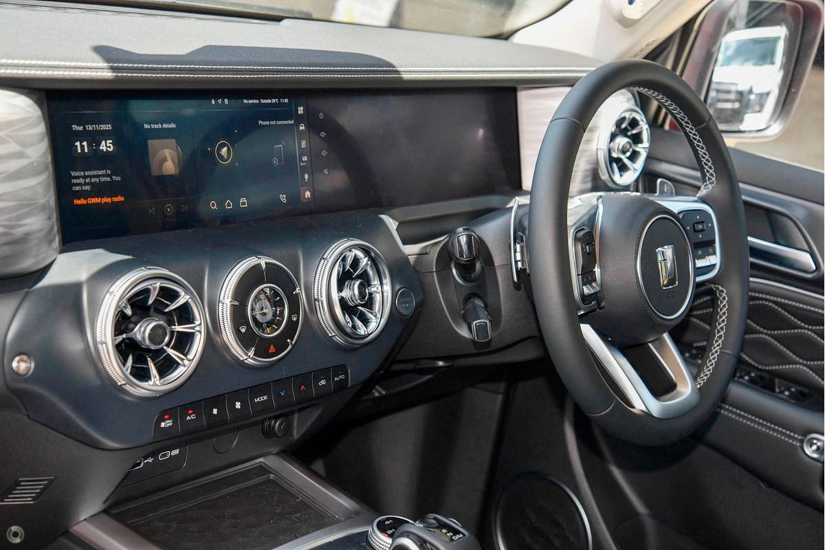 2025 GWM Tank 300 Lux P01