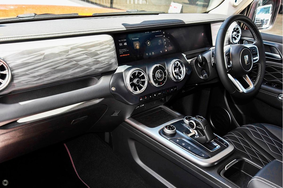 2025 GWM Tank 300 Lux P01