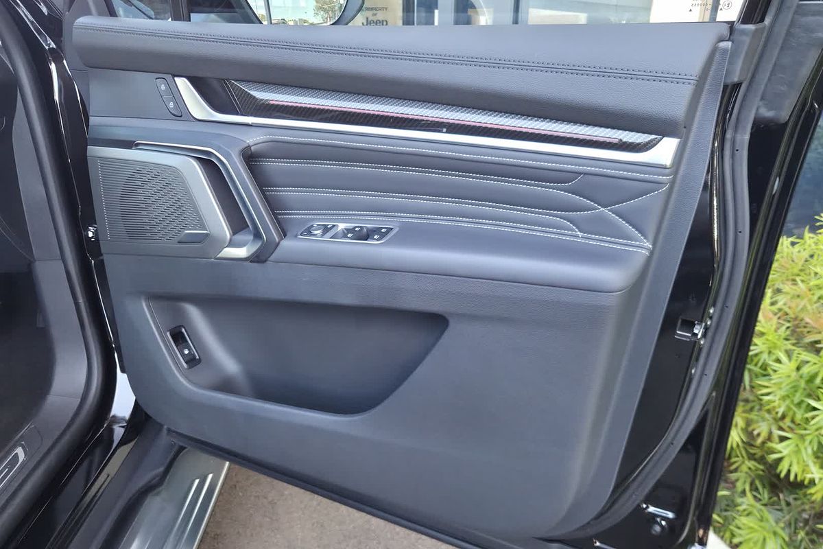 2025 LDV D90 Executive SV9A