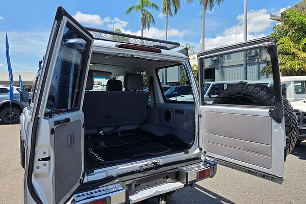 2014 Toyota Landcruiser GXL VDJ76R