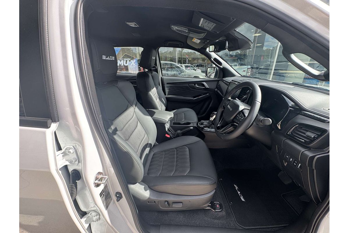 2025 Isuzu D-MAX BLADE 4X4