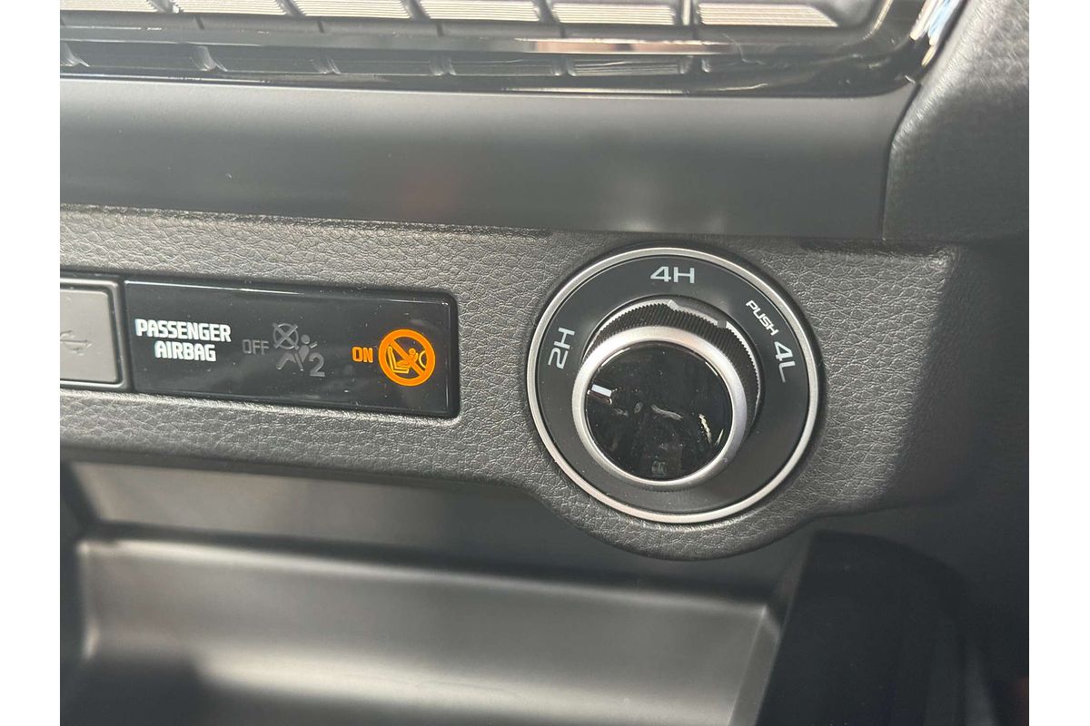 2025 Isuzu D-MAX BLADE 4X4