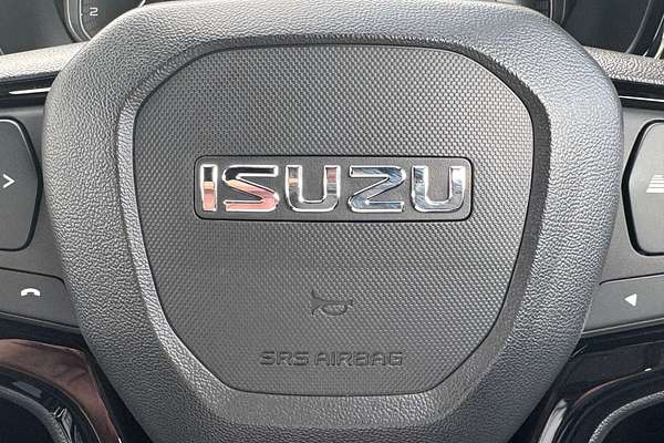 2025 Isuzu D-MAX BLADE 4X4