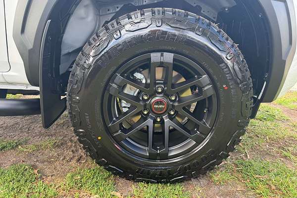 2025 Isuzu D-MAX BLADE 4X4