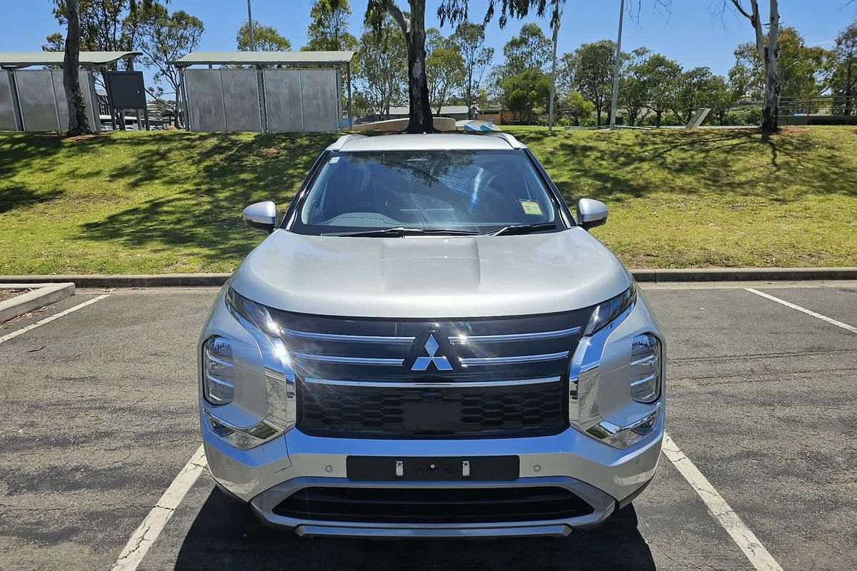 2025 Mitsubishi Outlander LS ZM