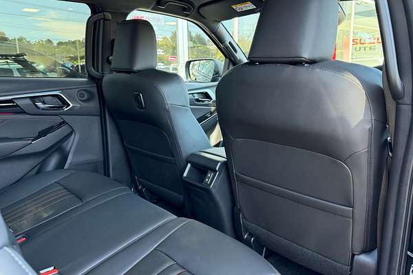 2025 Isuzu MU-X X-TERRAIN