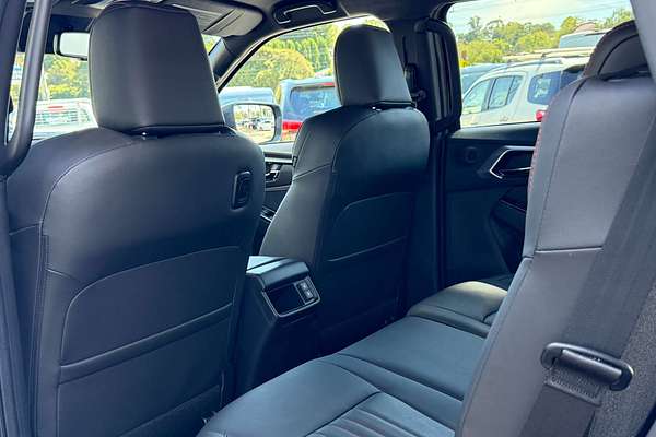 2025 Isuzu MU-X X-TERRAIN