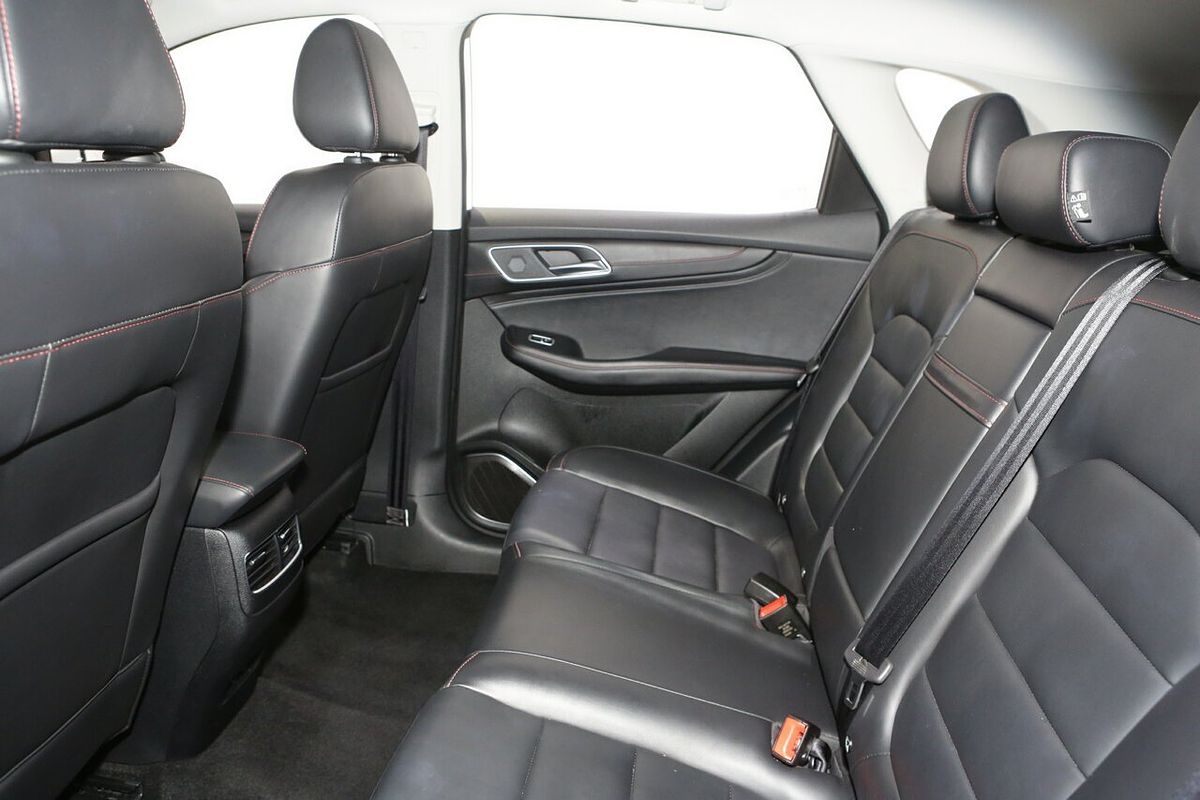 2024 MG HS Vibe SAS23