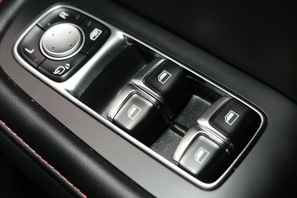 2024 MG HS Vibe SAS23