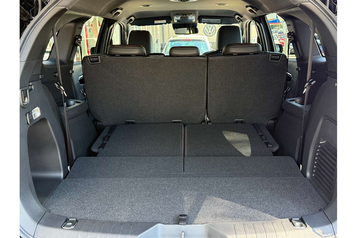 2025 Isuzu MU-X X-TERRAIN