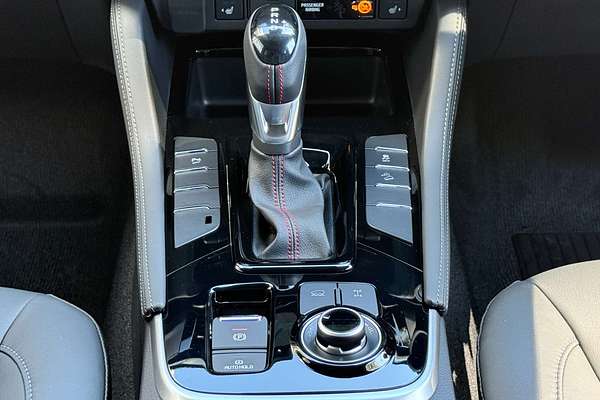 2025 Isuzu MU-X X-TERRAIN