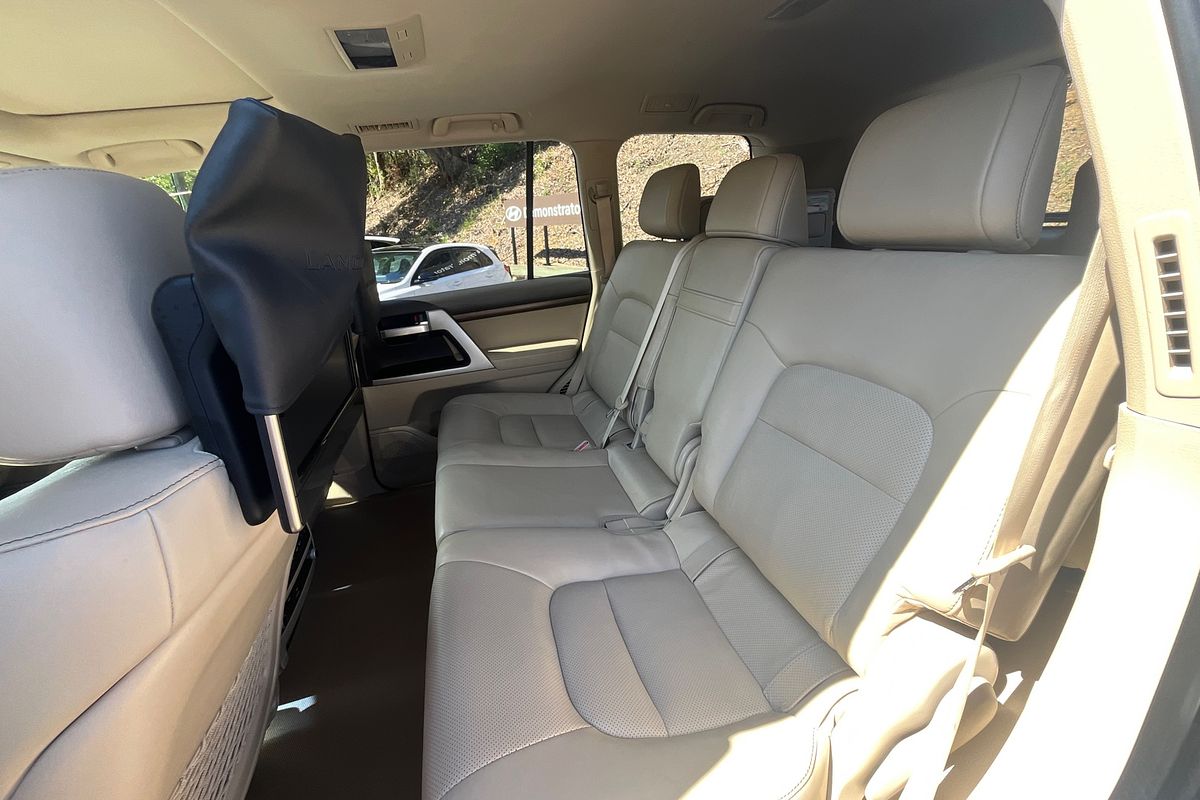 2019 Toyota Landcruiser Sahara VDJ200R